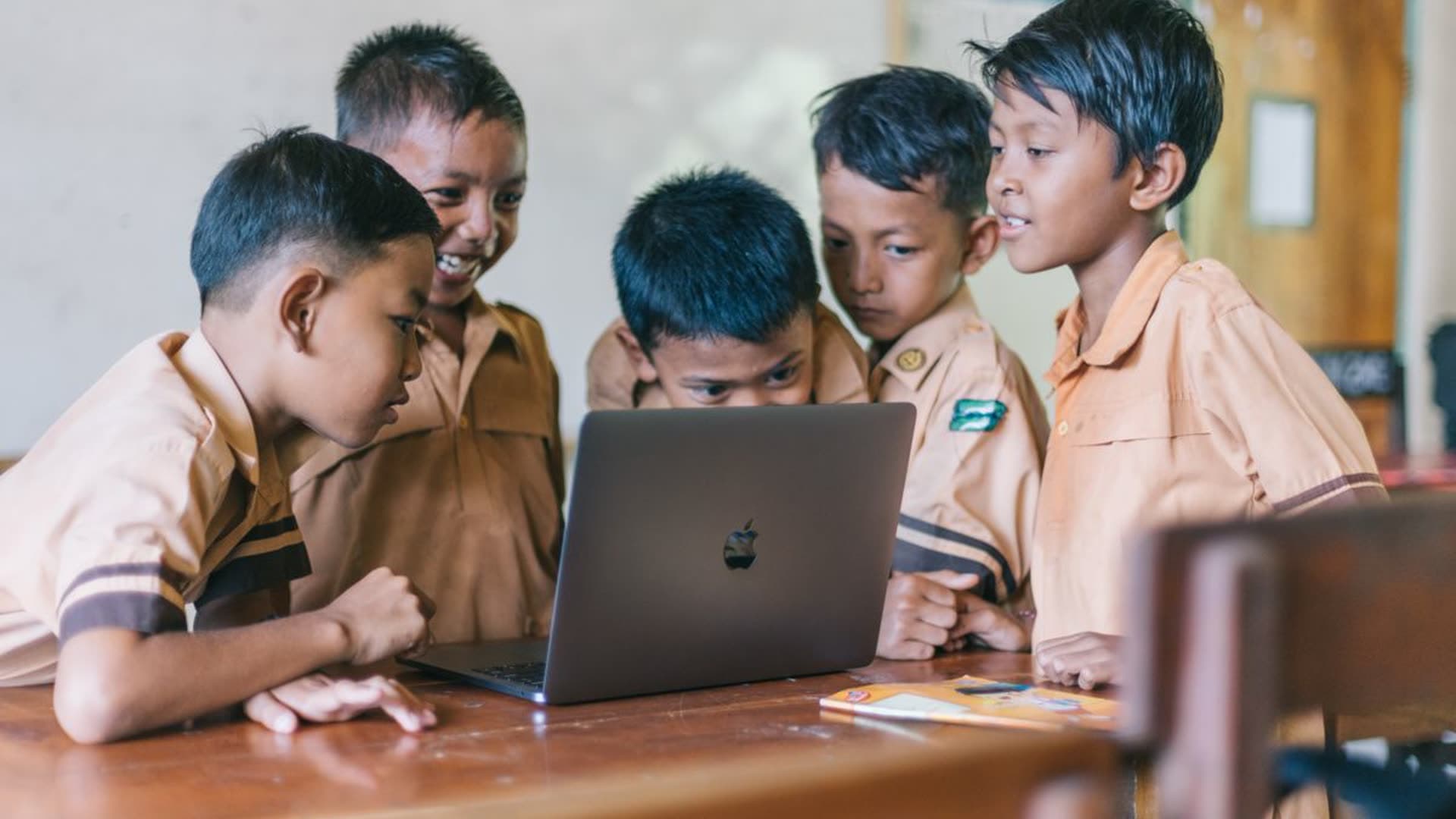 Selamat Datang di SMK Uji MSDW2ZU9
